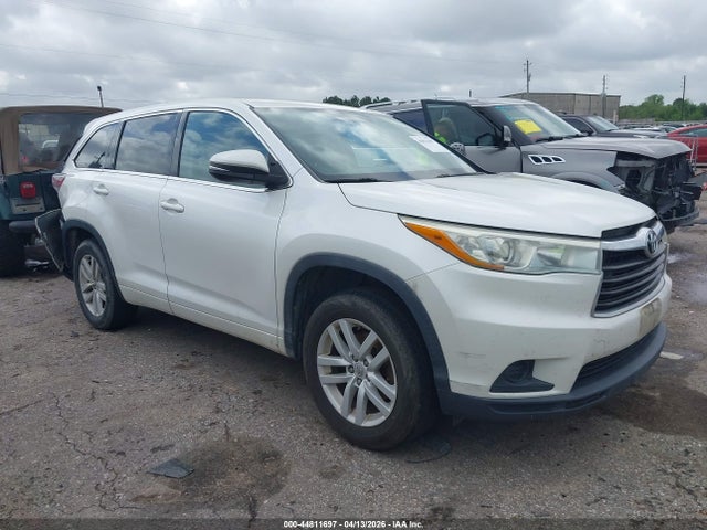 44811697 :رقم المزاد ، 5TDZARFH5FS016240 vin ، 2015 Toyota Highlander Le مزاد بيع
