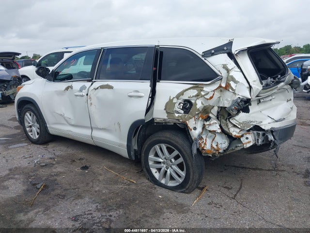 44811697 :رقم المزاد ، 5TDZARFH5FS016240 vin ، 2015 Toyota Highlander Le مزاد بيع