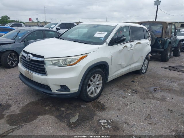 44811697 :رقم المزاد ، 5TDZARFH5FS016240 vin ، 2015 Toyota Highlander Le مزاد بيع