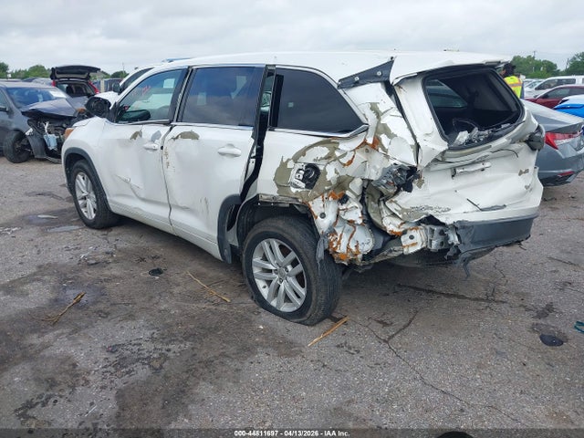 44811697 :رقم المزاد ، 5TDZARFH5FS016240 vin ، 2015 Toyota Highlander Le مزاد بيع