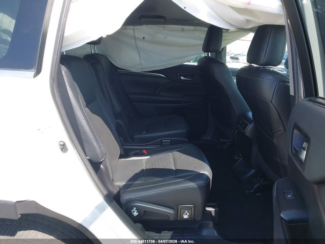 Toyota Highlander Limited 2019 5TDDZRFH0KS983478 Image 8