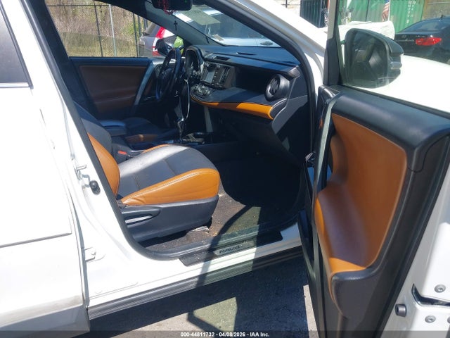 Продажа на аукционе авто 2018 Toyota Rav4 Se, vin: JTMJFREV3JJ184664, номер лота: 44811732