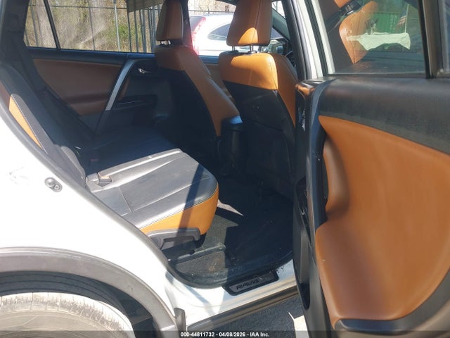 Продажа на аукционе авто 2018 Toyota Rav4 Se, vin: JTMJFREV3JJ184664, номер лота: 44811732
