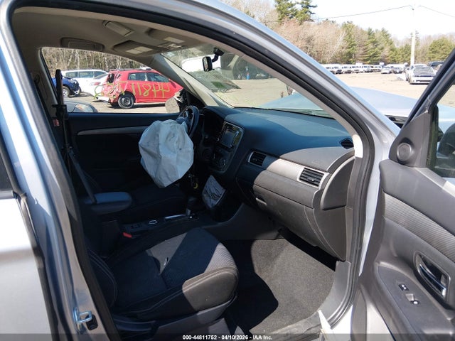 44811752 :رقم المزاد ، JA4AZ3A35GZ026324 vin ، 2016 Mitsubishi Outlander Se مزاد بيع