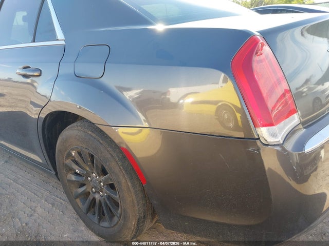 Aukcja sprzedaży 2016 Chrysler 300 Limited, vin: 2C3CCAAG8GH304581, numer aukcji: 44811787