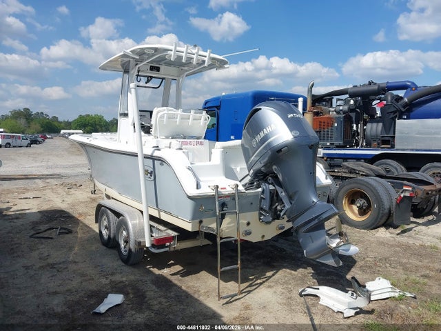 SXSA0100A818 Sea Hunt Boat