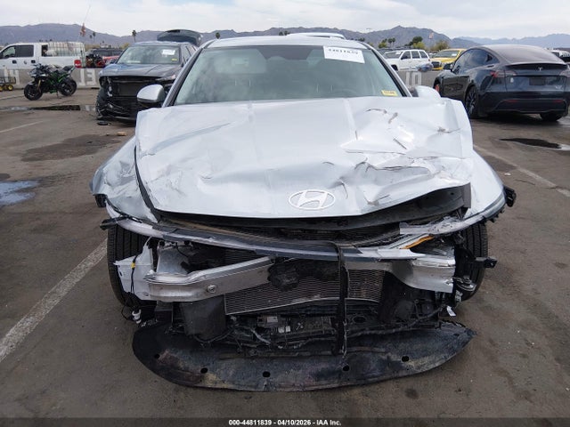 KMHL24JA5SA493625 Hyundai SONATA SE