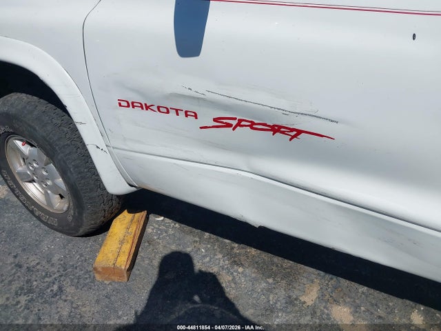 44811854 :رقم المزاد ، 1B7GG22Y4WS504248 vin ، 1998 Dodge Dakota Slt/sport مزاد بيع