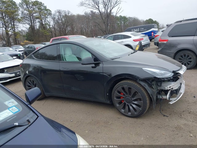 Продажа на аукционе авто 2023 Tesla Model Y Performance Dual Motor All-wheel Drive, vin: 7SAYGDEF6PF585099, номер лота: 44811878