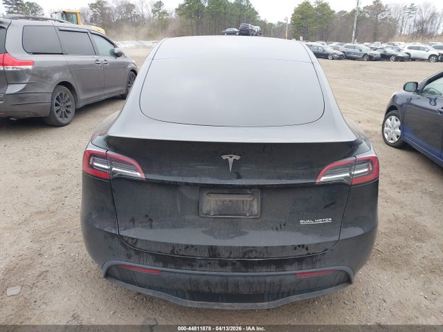 Продажа на аукционе авто 2023 Tesla Model Y Performance Dual Motor All-wheel Drive, vin: 7SAYGDEF6PF585099, номер лота: 44811878