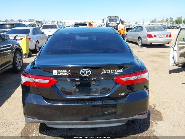 2018 Toyota Camry Le მანქანა იყიდება აუქციონზე, vin: 4T1B11HK1JU011080, აუქციონის ნომერი: 44811881