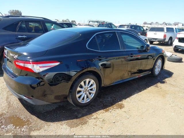 2018 Toyota Camry Le მანქანა იყიდება აუქციონზე, vin: 4T1B11HK1JU011080, აუქციონის ნომერი: 44811881