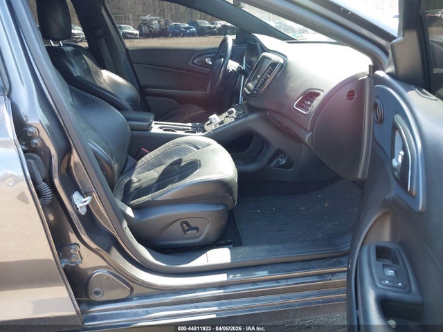 Aukcja sprzedaży 2015 Chrysler 200 S, vin: 1C3CCCDG5FN664663, numer aukcji: 44811923