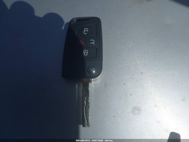 44812012 :رقم المزاد ، 3VWCB7BU6KM174104 vin ، 2019 Volkswagen Jetta 1.4t R-line/1.4t S/1.4t Se مزاد بيع