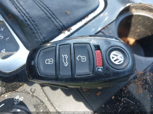 44812039 :رقم المزاد ، WVGEP9BP6ED011810 vin ، 2014 Volkswagen Touareg X مزاد بيع