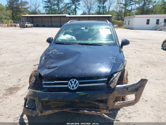 44812039 :رقم المزاد ، WVGEP9BP6ED011810 vin ، 2014 Volkswagen Touareg X مزاد بيع