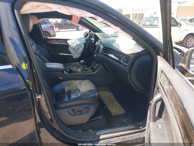 44812039 :رقم المزاد ، WVGEP9BP6ED011810 vin ، 2014 Volkswagen Touareg X مزاد بيع