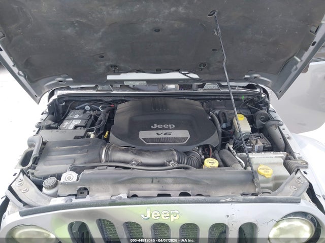44812045 :رقم المزاد ، 1C4HJWEG9EL214208 vin ، 2014 Jeep Wrangler Unlimited Sahara مزاد بيع