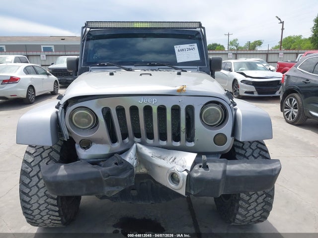 44812045 :رقم المزاد ، 1C4HJWEG9EL214208 vin ، 2014 Jeep Wrangler Unlimited Sahara مزاد بيع