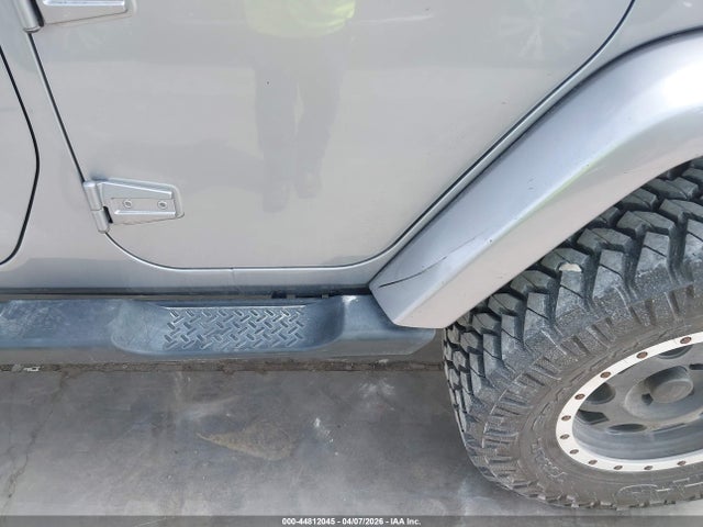 44812045 :رقم المزاد ، 1C4HJWEG9EL214208 vin ، 2014 Jeep Wrangler Unlimited Sahara مزاد بيع