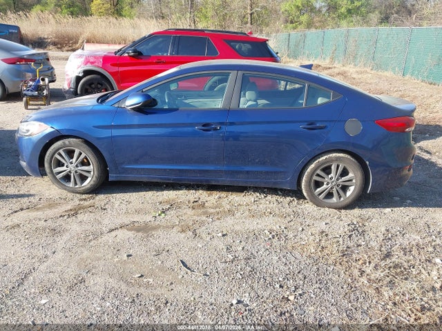 Продажа на аукционе авто 2018 Hyundai Elantra Sel, vin: 5NPD84LF8JH230472, номер лота: 44812078