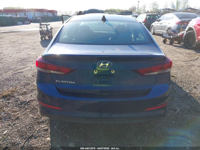 Продажа на аукционе авто 2018 Hyundai Elantra Sel, vin: 5NPD84LF8JH230472, номер лота: 44812078
