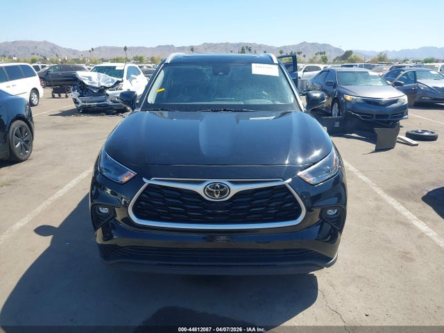 Продажа на аукционе авто 2022 Toyota Highlander Xle, vin: 5TDGZRAH3NS106363, номер лота: 44812087