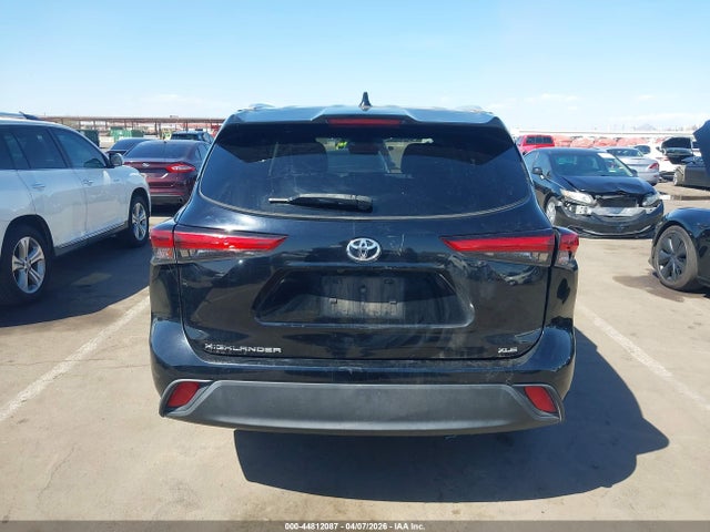 Продажа на аукционе авто 2022 Toyota Highlander Xle, vin: 5TDGZRAH3NS106363, номер лота: 44812087