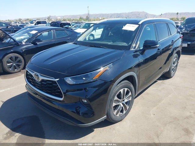 Продажа на аукционе авто 2022 Toyota Highlander Xle, vin: 5TDGZRAH3NS106363, номер лота: 44812087