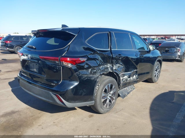 Продажа на аукционе авто 2022 Toyota Highlander Xle, vin: 5TDGZRAH3NS106363, номер лота: 44812087