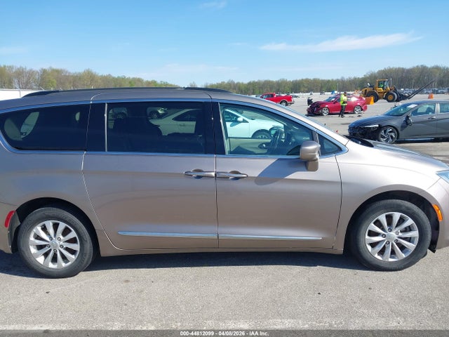 Aukcja sprzedaży 2017 Chrysler Pacifica Touring-l, vin: 2C4RC1BG8HR535626, numer aukcji: 44812099