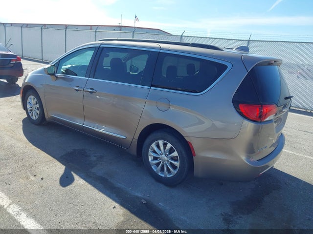 Aukcja sprzedaży 2017 Chrysler Pacifica Touring-l, vin: 2C4RC1BG8HR535626, numer aukcji: 44812099