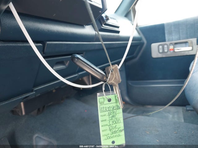 44812197 :رقم المزاد ، 2GTEC19K0R1574574 vin ، 1994 Gmc Sierra C1500 مزاد بيع