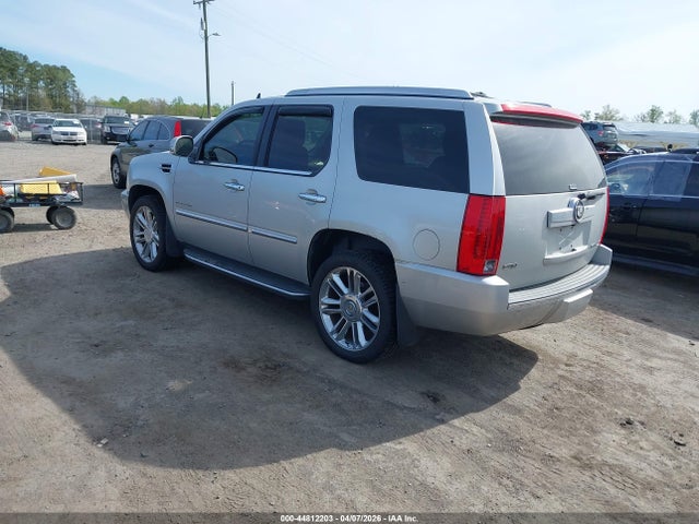 2011 CADILLAC ESCALADE 1GYS4BEF1BR135020 Photo 2