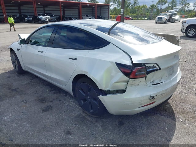 Продажа на аукционе авто 2022 Tesla Model 3 Long Range Dual Motor All-wheel Drive, vin: 5YJ3E1EBXNF105586, номер лота: 44812225