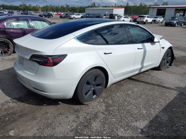Продажа на аукционе авто 2022 Tesla Model 3 Long Range Dual Motor All-wheel Drive, vin: 5YJ3E1EBXNF105586, номер лота: 44812225