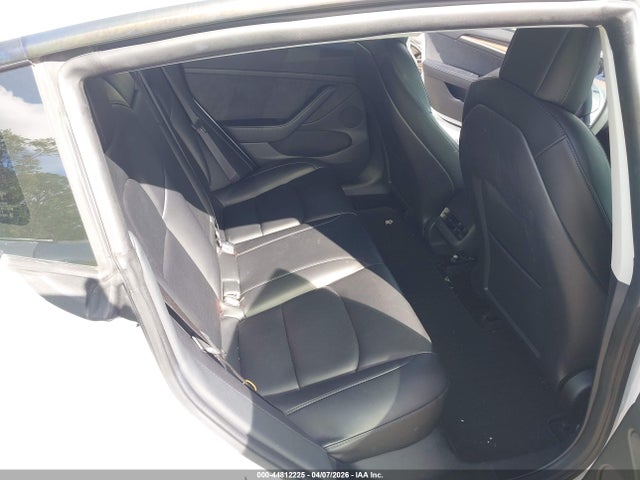 Продажа на аукционе авто 2022 Tesla Model 3 Long Range Dual Motor All-wheel Drive, vin: 5YJ3E1EBXNF105586, номер лота: 44812225