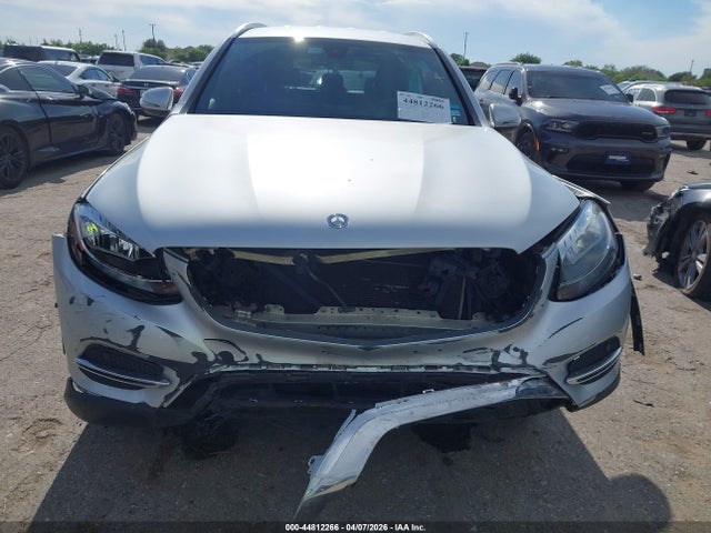 44812266 :رقم المزاد ، WDC0G4JB2HF180765 vin ، 2017 Mercedes-benz Glc 300 مزاد بيع
