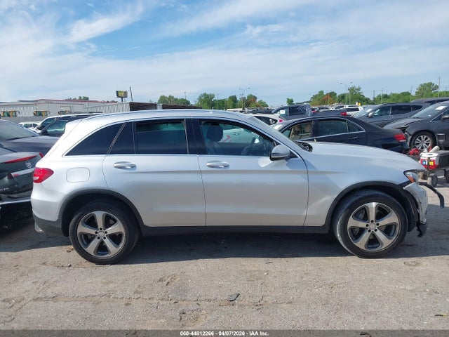 44812266 :رقم المزاد ، WDC0G4JB2HF180765 vin ، 2017 Mercedes-benz Glc 300 مزاد بيع