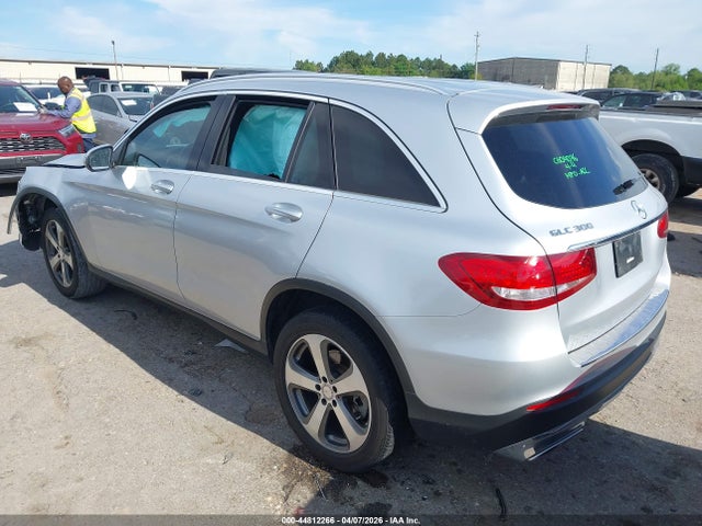 44812266 :رقم المزاد ، WDC0G4JB2HF180765 vin ، 2017 Mercedes-benz Glc 300 مزاد بيع