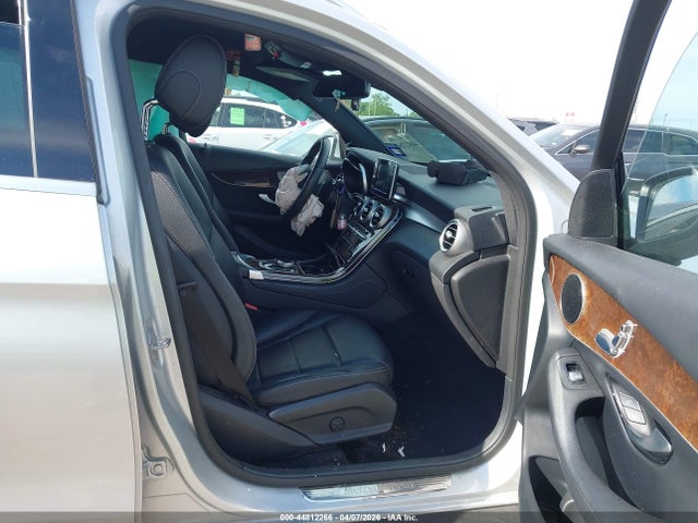 44812266 :رقم المزاد ، WDC0G4JB2HF180765 vin ، 2017 Mercedes-benz Glc 300 مزاد بيع