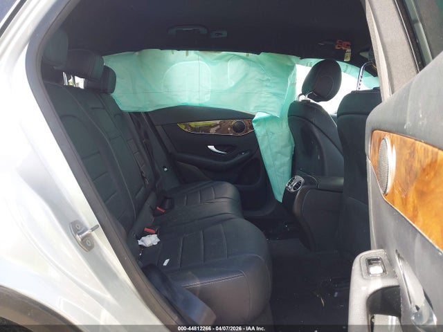 44812266 :رقم المزاد ، WDC0G4JB2HF180765 vin ، 2017 Mercedes-benz Glc 300 مزاد بيع