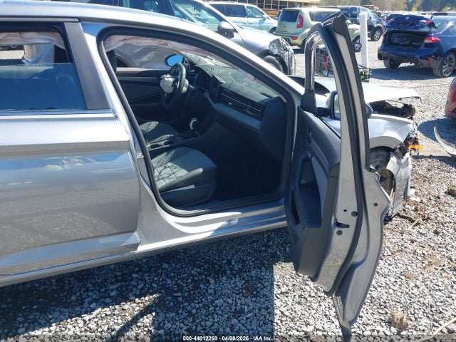 Продажа на аукционе авто 2025 Volkswagen Jetta 1.5t Se, vin: 3VW7X7BU3SM011929, номер лота: 44812268