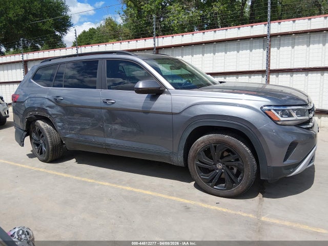 44812277 :رقم المزاد ، 1V2JP2CA2NC555178 vin ، 2022 Volkswagen Atlas 2.0t Se W/technology مزاد بيع