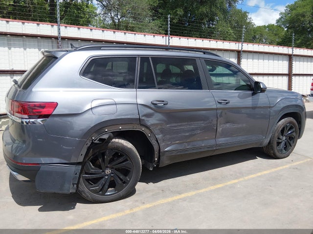 44812277 :رقم المزاد ، 1V2JP2CA2NC555178 vin ، 2022 Volkswagen Atlas 2.0t Se W/technology مزاد بيع