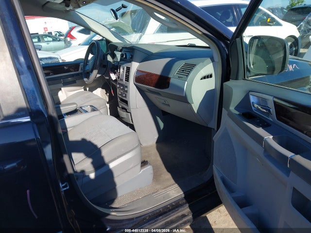 44812335 :رقم المزاد ، 2A4RR5D17AR148953 vin ، 2010 Chrysler Town & Country Touring مزاد بيع