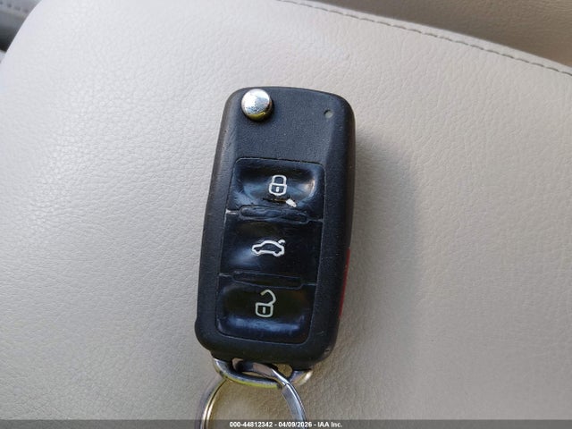 Продаж на аукціоні авто 2012 Volkswagen Eos Executive, vin: WVWFW7AH1CV008623, номер лоту: 44812342