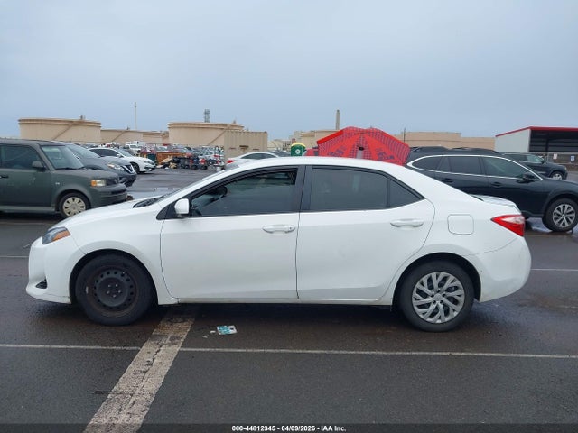 Aukcja sprzedaży 2017 Toyota Corolla Le, vin: 5YFBURHE4HP587810, numer aukcji: 44812345