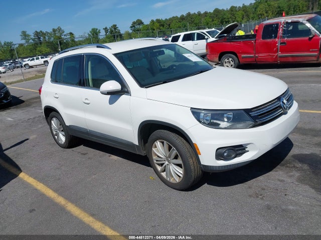 44812371 :رقم المزاد ، WVGAV7AX0CW601044 vin ، 2012 Volkswagen Tiguan Se مزاد بيع