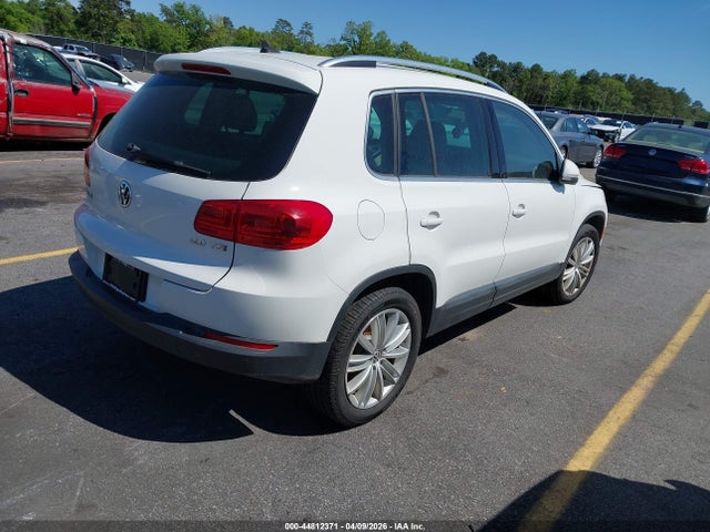 44812371 :رقم المزاد ، WVGAV7AX0CW601044 vin ، 2012 Volkswagen Tiguan Se مزاد بيع